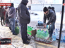 Очередь за питьевой водой Очередь за питьевой водой
