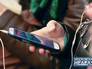 Смартфон в руках Смартфон в руках