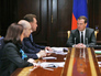 Председатель правительства РФ Дмитрий Медведев проводит совещание Председатель правительства РФ Дмитрий Медведев проводит совещание