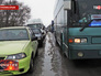 Автомобильная очередь на российско-украинской границе в Крыму Автомобильная очередь на российско-украинской границе в Крыму