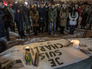 Траур по погибшим журналистам журнала Charlie Hebdo Траур по погибшим журналистам журнала Charlie Hebdo
