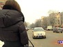 Девушка ждет машину Девушка ждет машину