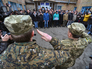 Призывники в украинскую армию на одном из призывных пунктов в Киеве Призывники в украинскую армию на одном из призывных пунктов в Киеве