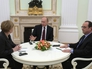 Президент России Владимир Путин, федеральный канцлер Германии Ангела Меркель и президент Франции Франсуа Олланд во время встречи в Кремле Президент России Владимир Путин, федеральный канцлер Германии Ангела Меркель и президент Франции Франсуа Олланд во время встречи в Кремле