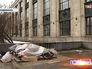 Бездомные поселились у здания Ленинской библиотеки Бездомные поселились у здания Ленинской библиотеки