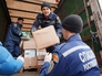 Разгрузка гуманитарной помощи для Украинских беженцев Разгрузка гуманитарной помощи для Украинских беженцев