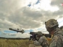 Солдаты США стреляют из переносного ракетного комплекса Солдаты США стреляют из переносного ракетного комплекса