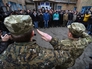 Призывники в украинскую армию на одном из призывных пунктов в Киеве Призывники в украинскую армию на одном из призывных пунктов в Киеве