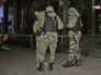 Оцепление у входа в "Укрнафту" Оцепление у входа в "Укрнафту"