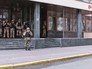 Военное оцепление у входа в "Укрнафту" Военное оцепление у входа в "Укрнафту"