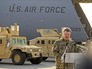 Пётр Порошенко встречает партию военного транспорта из США доставлена на Украину Пётр Порошенко встречает партию военного транспорта из США доставлена на Украину