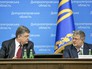 Президент Украины Пётр Порошенко и экс-губернатор Днепропетровской области Игорь Коломойский Президент Украины Пётр Порошенко и экс-губернатор Днепропетровской области Игорь Коломойский