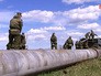 Военнослужащие прокладывают трубопровода к Северо-Крымскому каналу Военнослужащие прокладывают трубопровода к Северо-Крымскому каналу