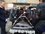 Жители Киева прощаются с журналистом Олесем Бузиной Жители Киева прощаются с журналистом Олесем Бузиной