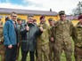 Президент Украины Пётр Порошенко и военнослужащие армии США Президент Украины Пётр Порошенко и военнослужащие армии США