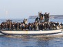Судно с мигрантами в Средиземном море Судно с мигрантами в Средиземном море