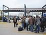 Очередь мигрантов в греческом порту Очередь мигрантов в греческом порту