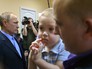 Владимир Путин посетил центр временного размещения пострадавших от пожаров в Хакасии Владимир Путин посетил центр временного размещения пострадавших от пожаров в Хакасии
