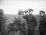 Командующий фронтом генерал-полковник И.С.Конев и командующий 31-ой армией генерал-майор В.С.Поленов беседуют с бойцами. Калининский фронт Командующий фронтом генерал-полковник И.С.Конев и командующий 31-ой армией генерал-майор В.С.Поленов беседуют с бойцами. Калининский фронт