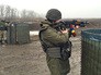 Украинские военные ведут стрельбу Украинские военные ведут стрельбу