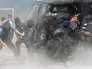 Военные и полиция охранять наркоторговца во время его экстрадиции в США Военные и полиция охранять наркоторговца во время его экстрадиции в США