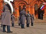 Военный оркестр играет у здания Исторического музея Военный оркестр играет у здания Исторического музея