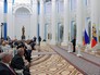 Президент России Владимир Путин во время церемонии вручения в Кремле медалей "Герой Труда Российской Федерации" Президент России Владимир Путин во время церемонии вручения в Кремле медалей "Герой Труда Российской Федерации"