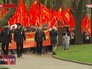 Участники шествия партии "Коммунисты России" Участники шествия партии "Коммунисты России"