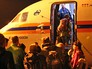 Посадка людей на спецборт МЧС Посадка людей на спецборт МЧС