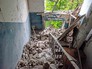Последствия обстрела жилых кварталов в Донбассе Последствия обстрела жилых кварталов в Донбассе