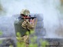 Украинские военные ведут обстрел Украинские военные ведут обстрел