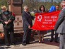Жители Москвы почтили память погибших медиков Жители Москвы почтили память погибших медиков
