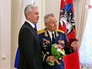 Сергй Собянин вручает ветеранам юбилейные медали "70 лет Победы" Сергй Собянин вручает ветеранам юбилейные медали "70 лет Победы"