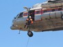 Спасатели МЧС высаживаются с вертолёта Ми-8 Спасатели МЧС высаживаются с вертолёта Ми-8