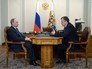 Президент России Владимир Путин и губернатор Ленинградской области Александр Дрозденко во время встречи Президент России Владимир Путин и губернатор Ленинградской области Александр Дрозденко во время встречи