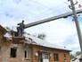 Ремонтные службы устраняют последствия обстрела кварталов Донецка Ремонтные службы устраняют последствия обстрела кварталов Донецка