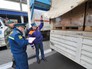 Украинские пограничники досматривают гуманитарную колонну МЧС России для жителей Донбасса Украинские пограничники досматривают гуманитарную колонну МЧС России для жителей Донбасса