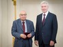 Сергей Собянин награждает выдающихся жителей Москвы Сергей Собянин награждает выдающихся жителей Москвы