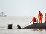 Китайские спасатели на месте крушения туристического лайнера "Звезда Востока" Китайские спасатели на месте крушения туристического лайнера "Звезда Востока"
