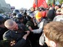 Сотрудники правоохранительных органов оттесняют участников акции "Марш миллионов" во время шествия на Болотной площади Сотрудники правоохранительных органов оттесняют участников акции "Марш миллионов" во время шествия на Болотной площади