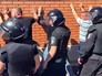 Украинская милиция задерживает радикалов Украинская милиция задерживает радикалов