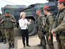 Министр обороны Германии Урсула фон дер Лайен и военнослужащие немецкой армии Министр обороны Германии Урсула фон дер Лайен и военнослужащие немецкой армии