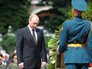 Владимир Путин возложил венок к Могиле Неизвестного солдата у Кремлёвской стены Владимир Путин возложил венок к Могиле Неизвестного солдата у Кремлёвской стены