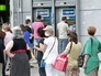Очередь к банкоматам в Греции Очередь к банкоматам в Греции
