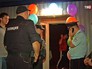 Полиция у входа подпольное казино Полиция у входа подпольное казино