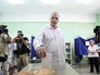 Министр финансов Греции Яннис Варуфакис голосует Министр финансов Греции Яннис Варуфакис голосует