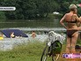 Жители Малаховки купаются в местном озере Жители Малаховки купаются в местном озере