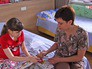 Алина Каратеева с мамой в больнице Алина Каратеева с мамой в больнице