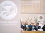 Президент Российской Федерации Владимир Путин во время церемонии подписания совместных документов по итогам заседания Совета глав государств-членов ШОС Президент Российской Федерации Владимир Путин во время церемонии подписания совместных документов по итогам заседания Совета глав государств-членов ШОС
