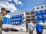 На месте обрушения в здании казарм учебного центра ВДВ в Омске На месте обрушения в здании казарм учебного центра ВДВ в Омске